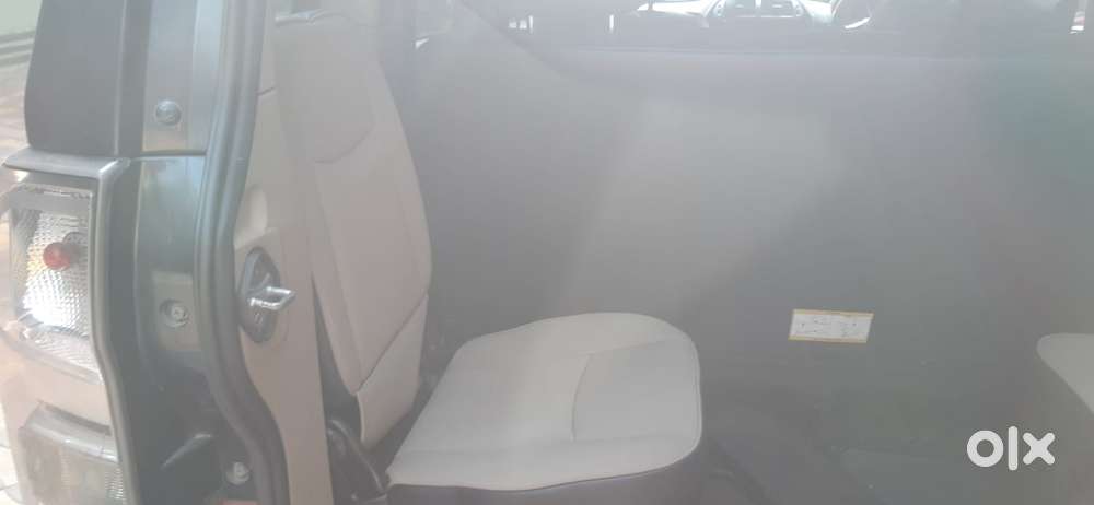 Mahindra Tuv 300 T10, 2020, Diesel