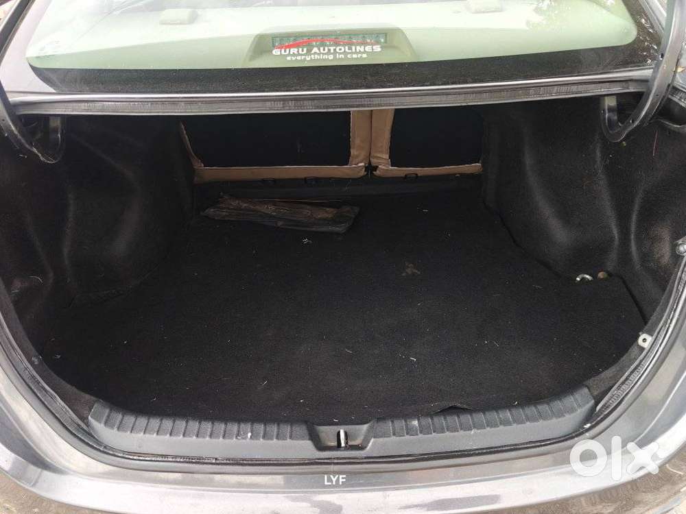 Toyota Yaris J Cvt, 2018, Petrol