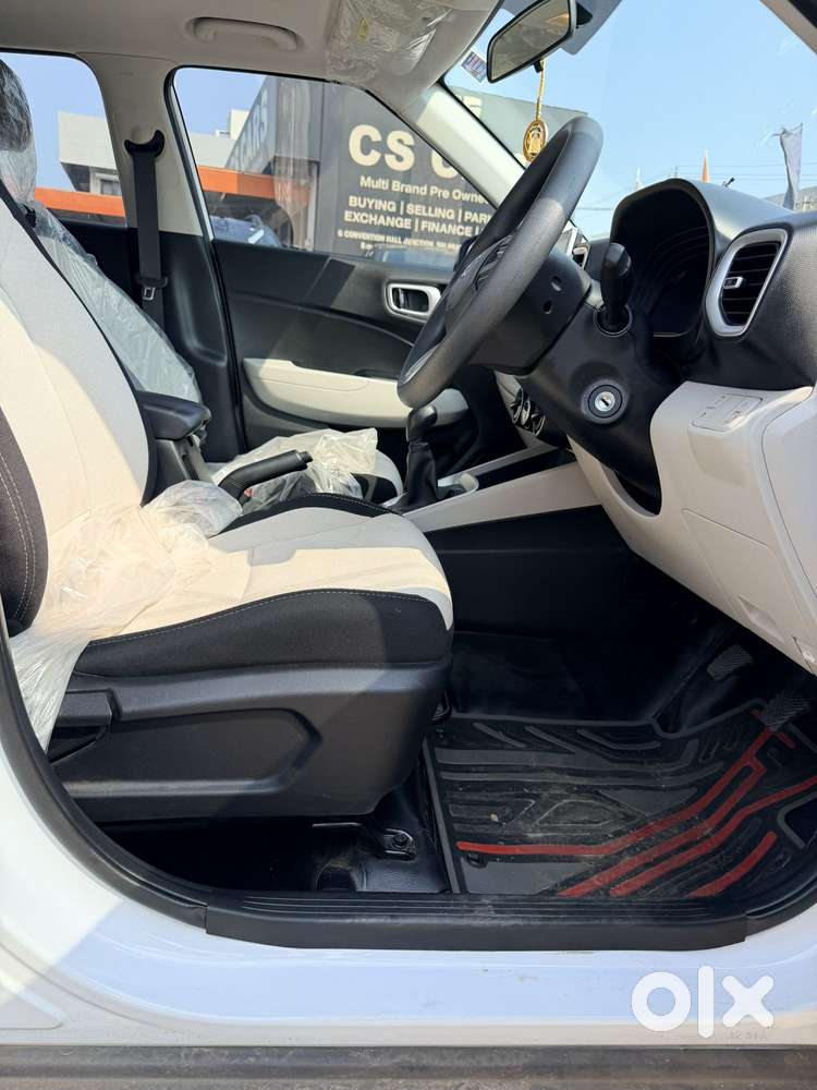 Hyundai Venue 1.2 S (o), 2025, Petrol