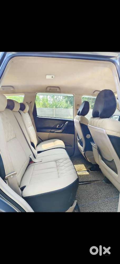 Mahindra Xuv500, 2016