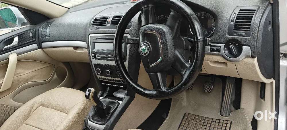 Skoda Laura Elegance 2012