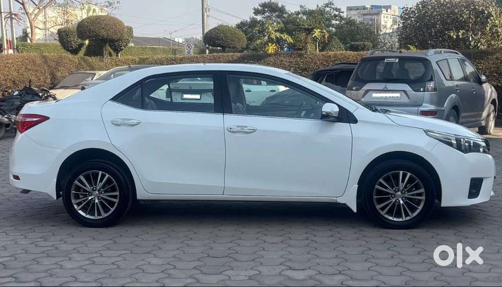 Toyota Corolla Altis 1.8 Vl 2015 At 98000 Kms Chandigarh Registration.
