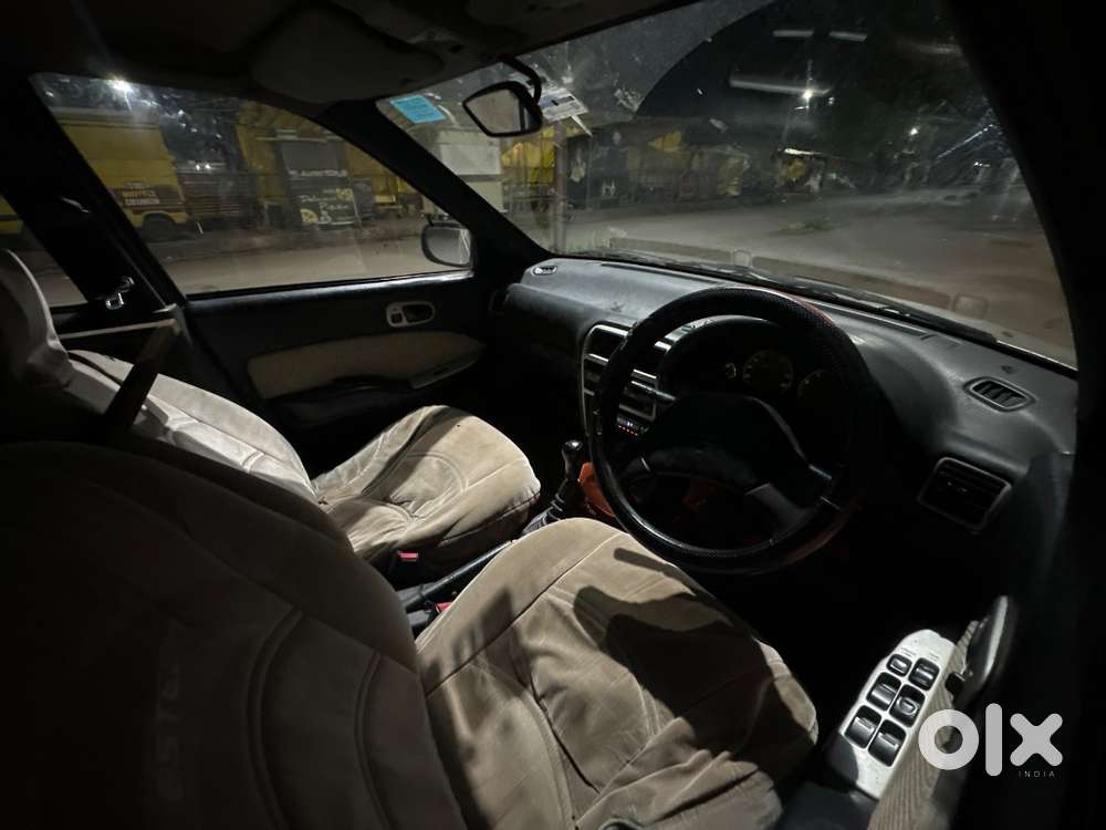 Maruti Suzuki Esteem 2005