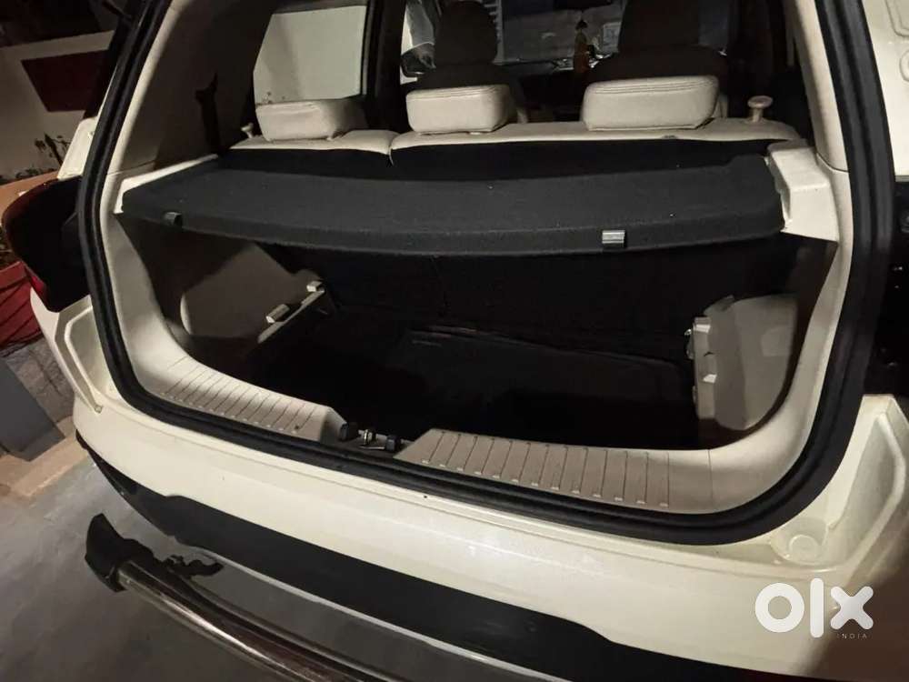 Mahindra Xuv 300 W8(o) For Sale - Well Maintained Single Use