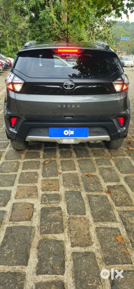 Tata Nexon, 2022, Petrol