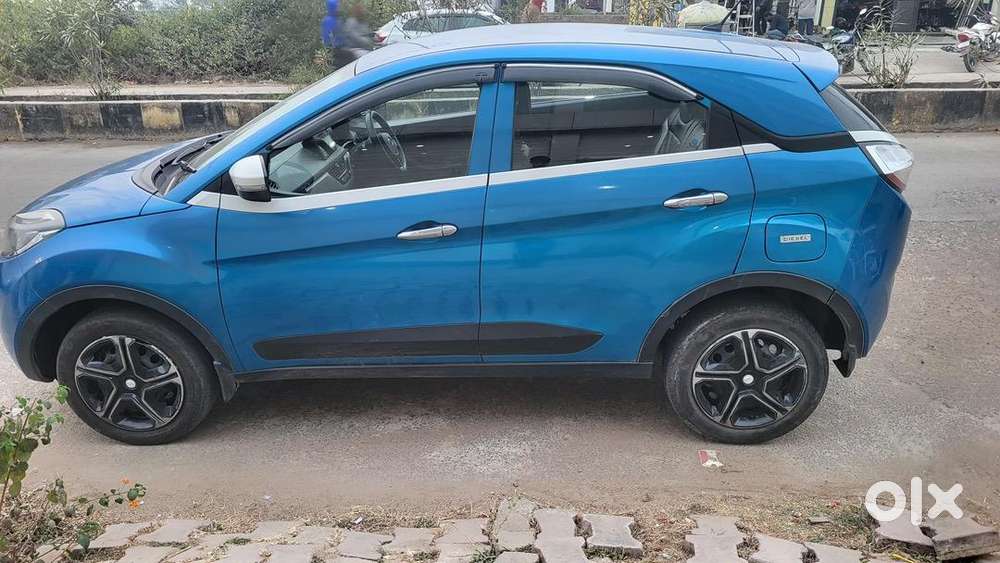 Tata Nexon 2017 Diesel Good Condition All Tyre New