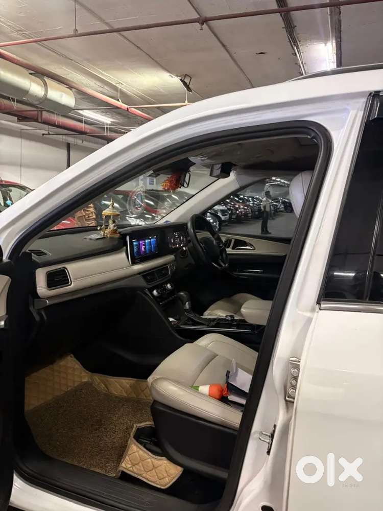 Mahindra Xuv700 2023 Diesel Well Maintained