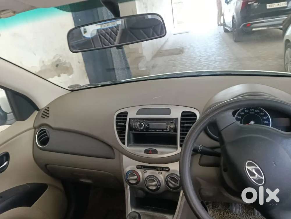गाड़ी एक दम शो रूम कंडीशन में है, जो भी व्यक्ति चाहें आकर गाड़ी देख ले।