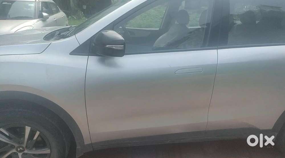Mahindra Xuv700 2.2 Ax 3 Diesel Mt 5 Str, 2023, Diesel