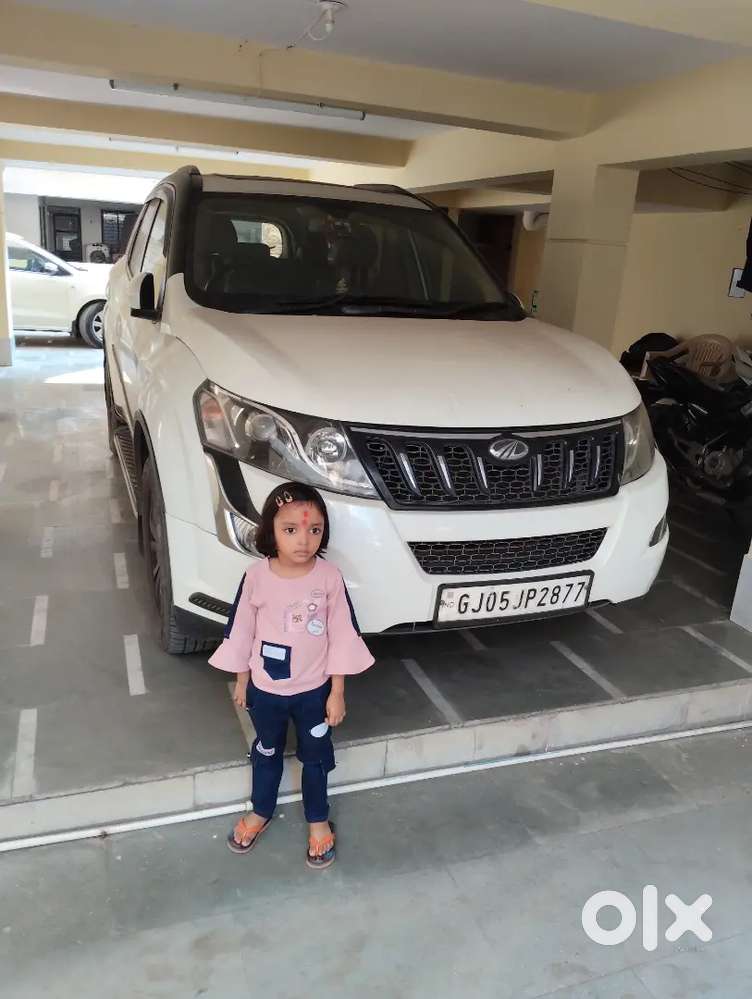 Mahindra Xuv500 2.2 W-10 Top Model Sunroof All Wheel Drive