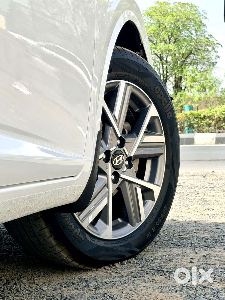 Hyundai Verna 1.5 Sx Ivt, 2024, Petrol