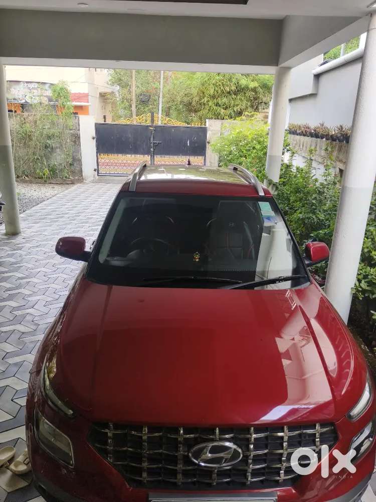 Hyundai Venue 2021 Petrol Well Maintained
