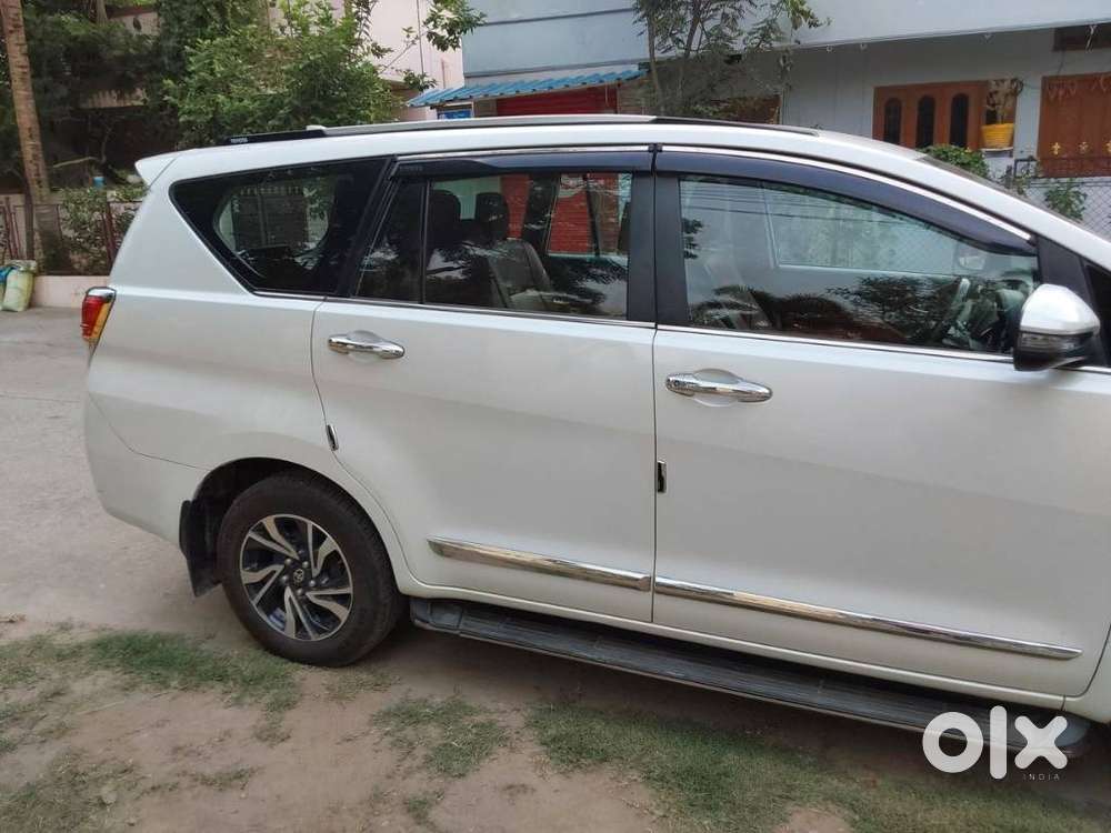 Toyota Innova Crysta 2.4 V 8 Str, 2023, Diesel