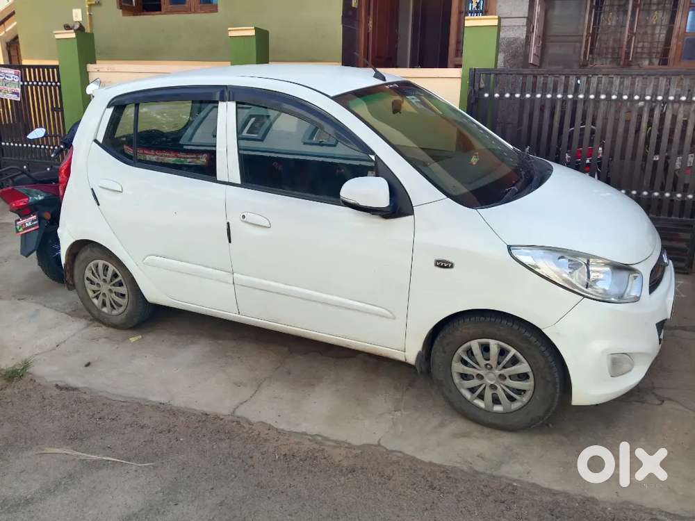 Hyundai I10 2011 Petrol 98000 Km Driven