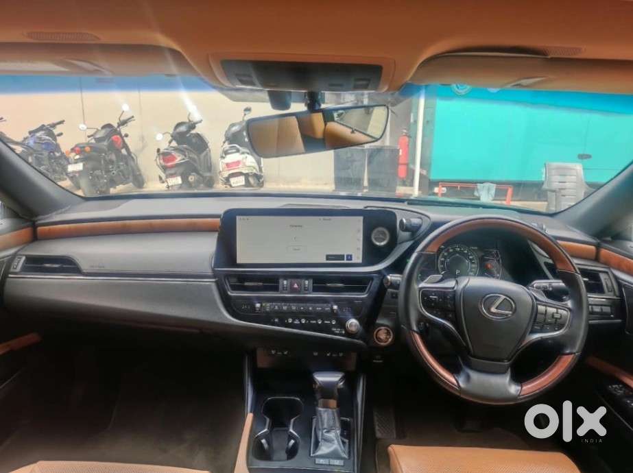 Lexus Es 300h Luxury, 2024, Petrol