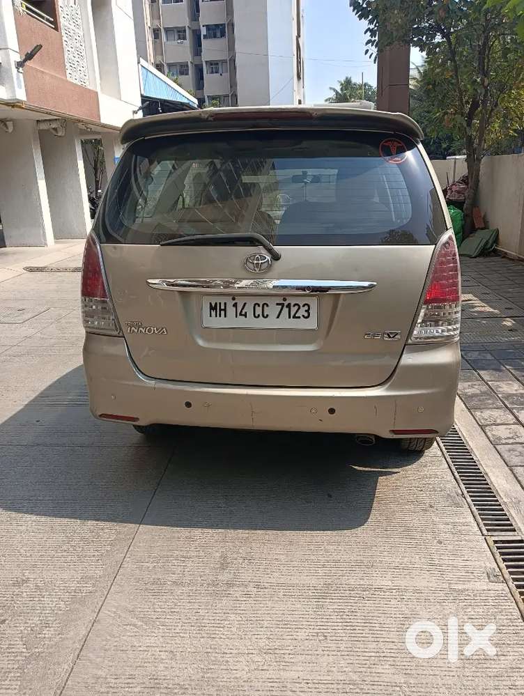 Toyota Innova 8 Seater For 5.50 Lakhs