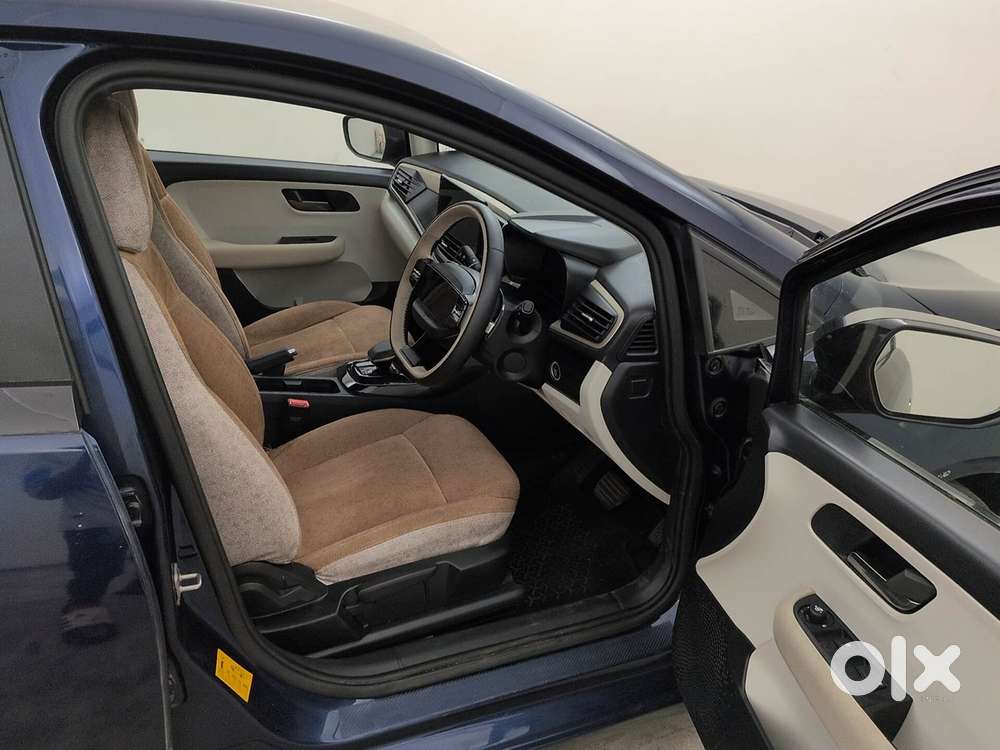 Tata Altroz Xe Petrol, 2025, Petrol