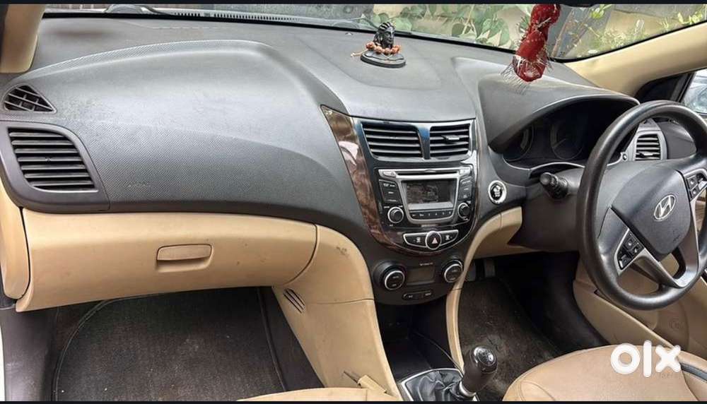 Hyundai Verna Fluidic 2015 Dealers Spinny And Cars 24 Stay Away