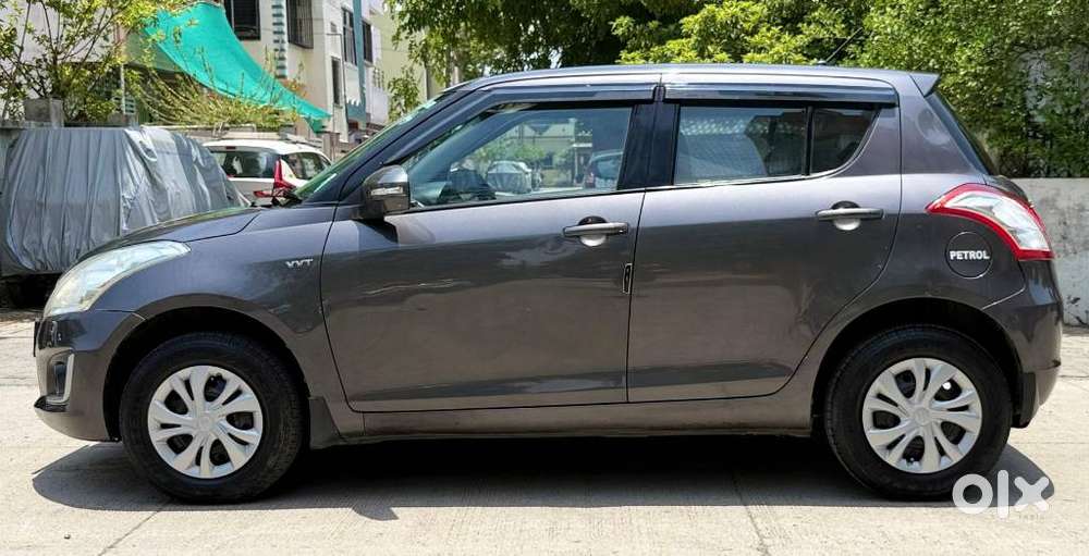 Maruti Suzuki Swift Vxi, 2016