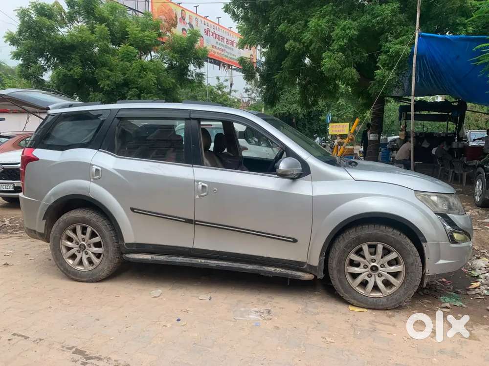 Mahindra Xuv500 W10 2016
