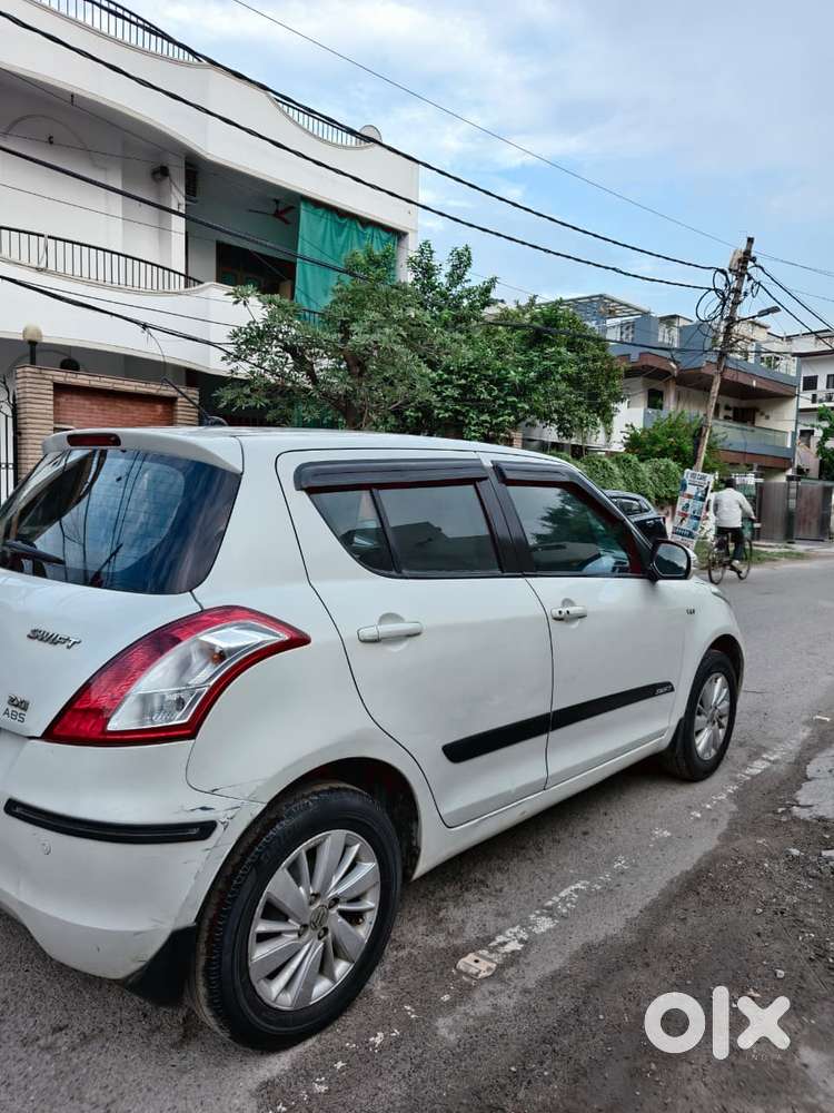 Maruti Suzuki Swift Vvt Zxi, 2015, Cng & Hybrids