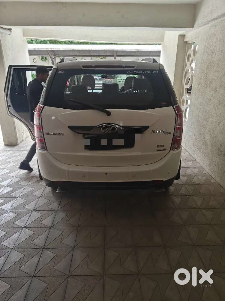 Mahindra Xuv500 W8 At 2016 Diesel  1st Owner  80,900 Km  New Tyres