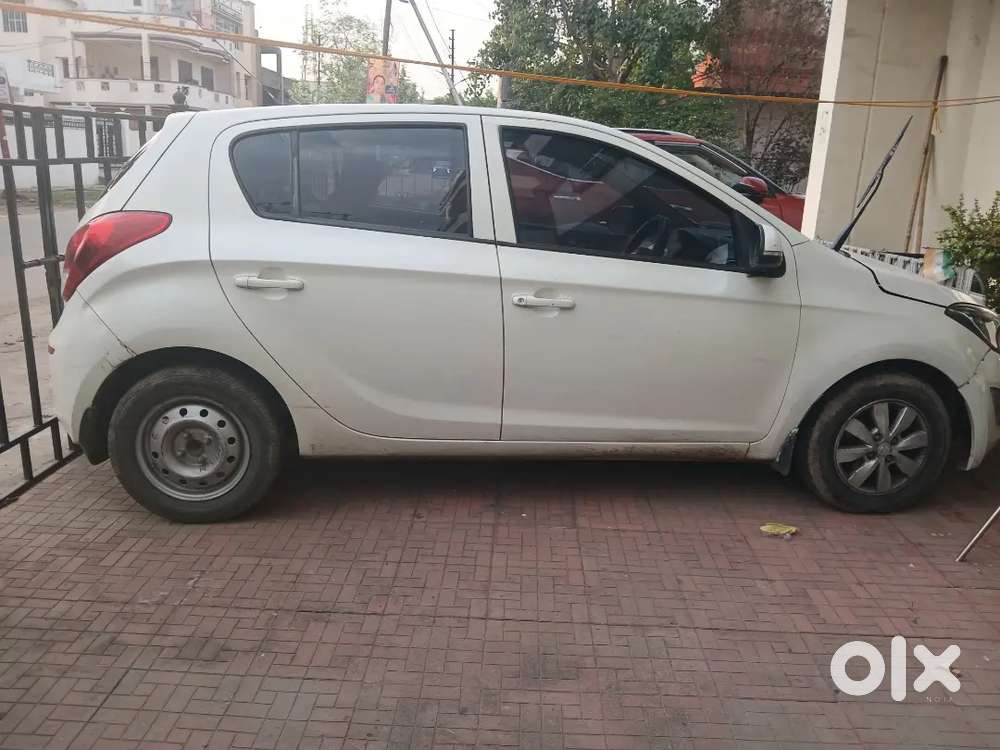 Hyundai New I20 2012 Petrol 120000 Km Driven