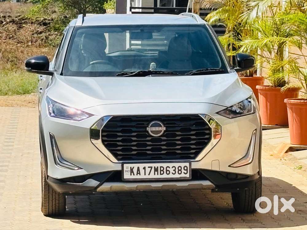 Nissan Magnite 1.0 Xv Premium, 2023, Petrol