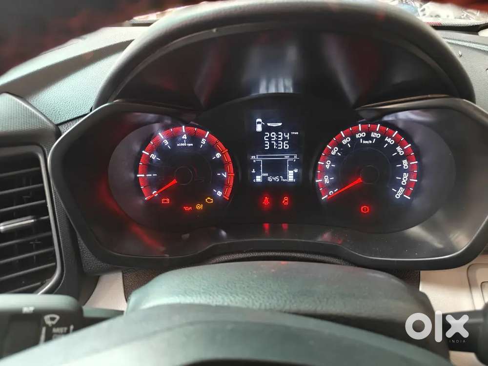 Mahindra Xuv300 2023 Petrol 16000 Km Driven