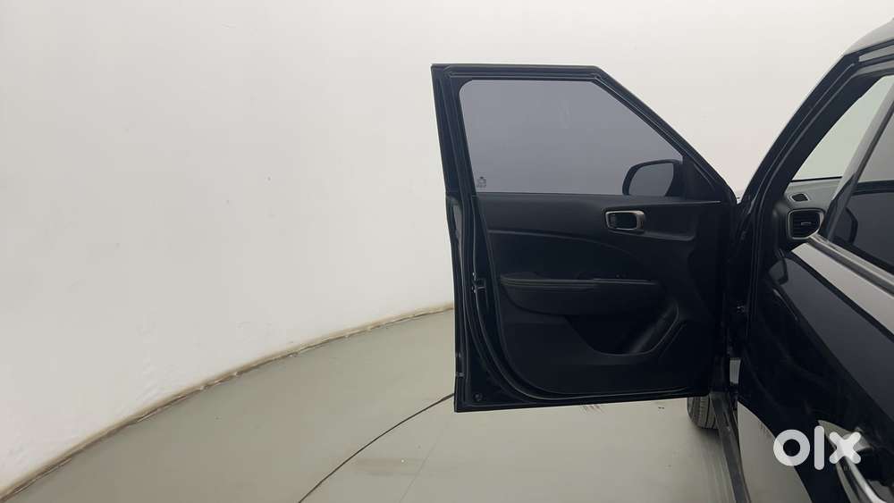 Hyundai Venue S (o) 1.2 Petrol Knight Edition, 2023, Petrol