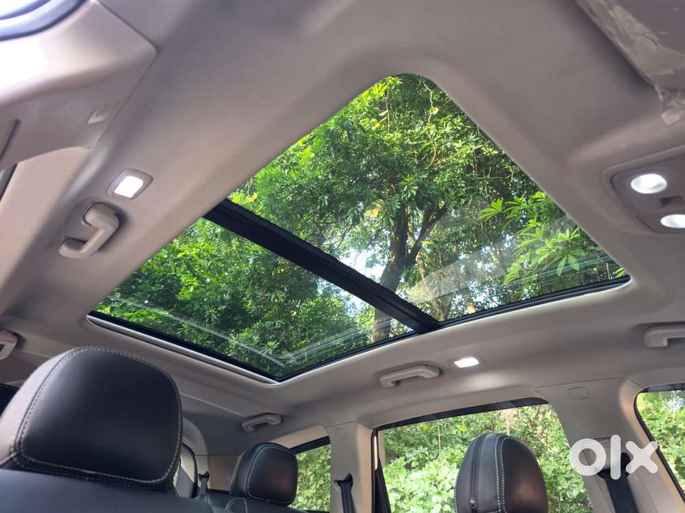 Mahindra Xuv700 2.0 Ax 5 Petrol Mt 7 Str, 2022, Petrol