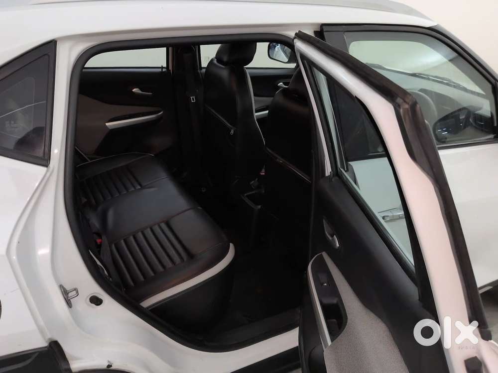 Nissan Magnite Xv Turbo, 2022, Petrol