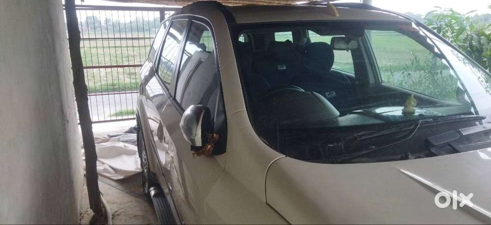 Mahindra Xuv500 2017 Petrol 10 Km Driven