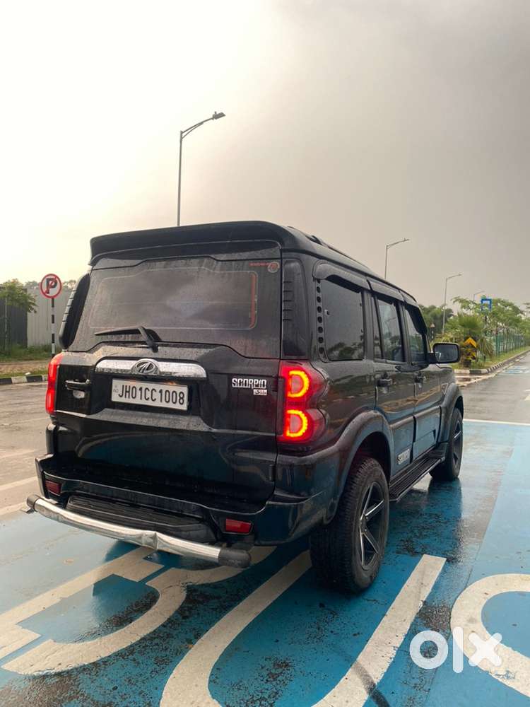 Mahindra Scorpio Diesel S10 Top Model