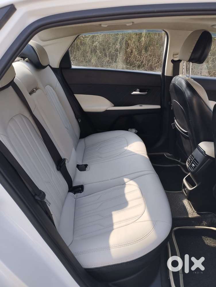 Hyundai Verna 1.5 Sx Ivt, 2023, Petrol