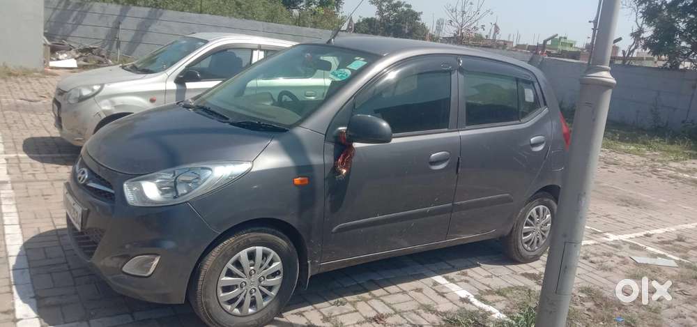 Hyundai I10 Sportz, 2015, Petrol