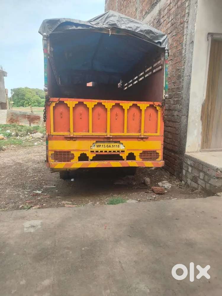 Mahindra Bolero मैक्सी ट्रक 2018