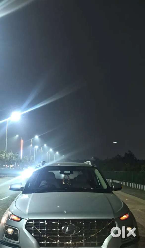 Hyundai Venue 2021 Petrol 39000 Km Driven