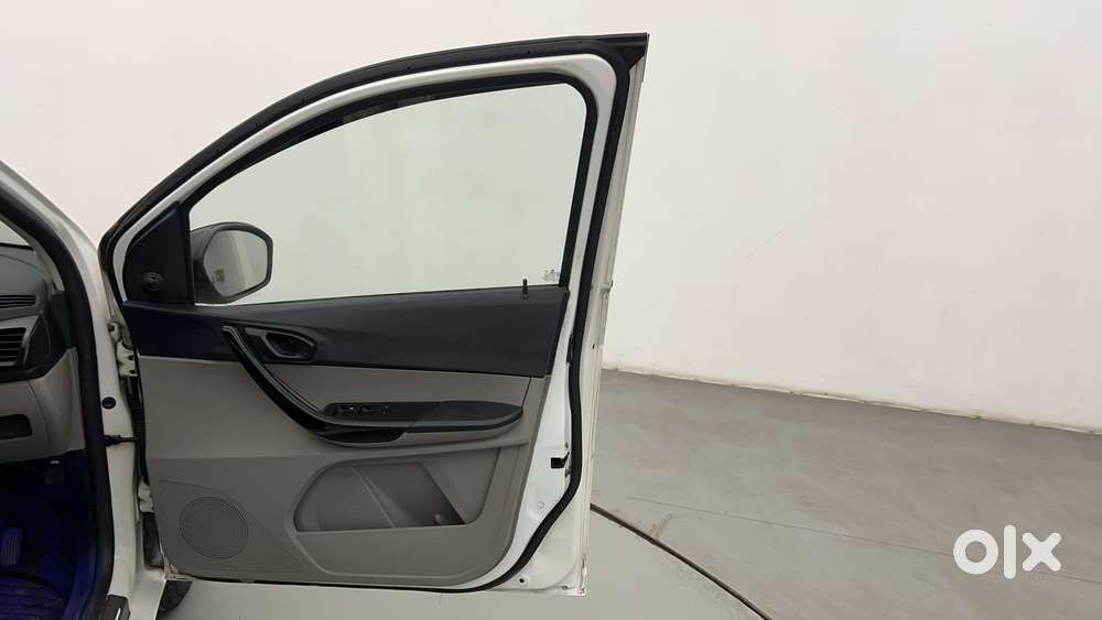 Tata Tiago 1.2 Revotron Xm, 2019, Petrol