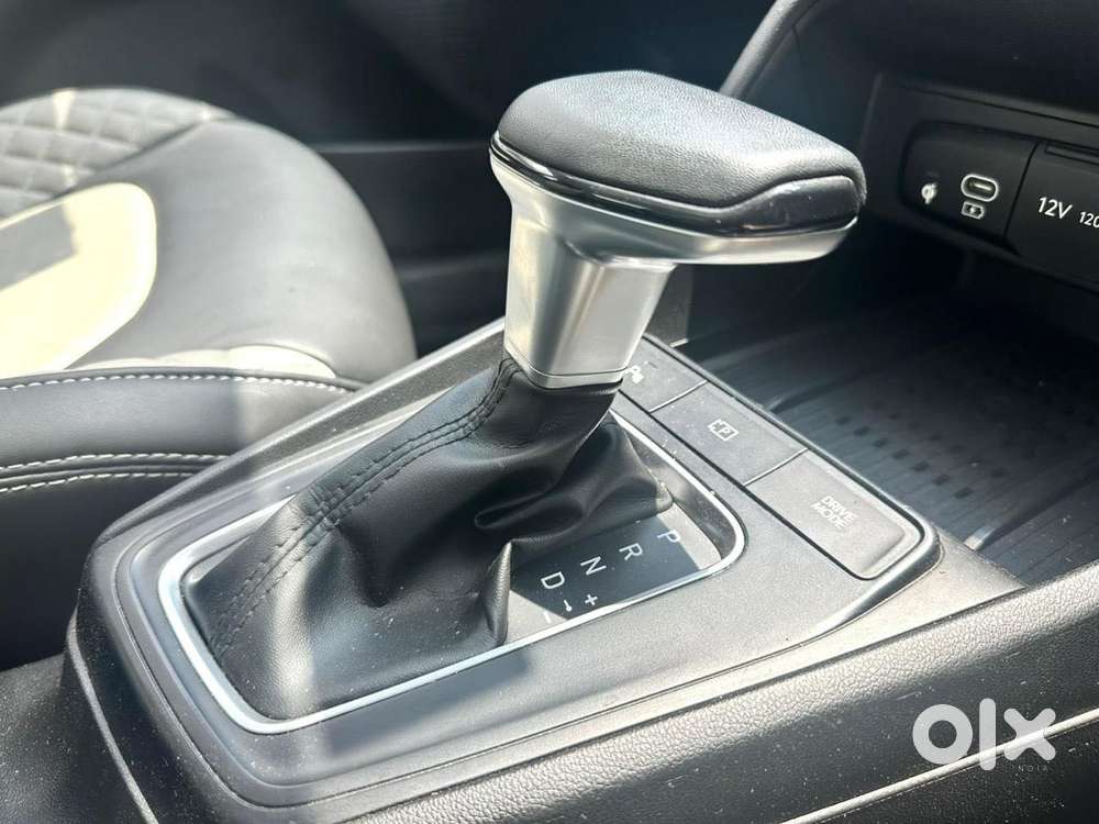 Hyundai Verna 1.5 Sx Ivt, 2024, Petrol