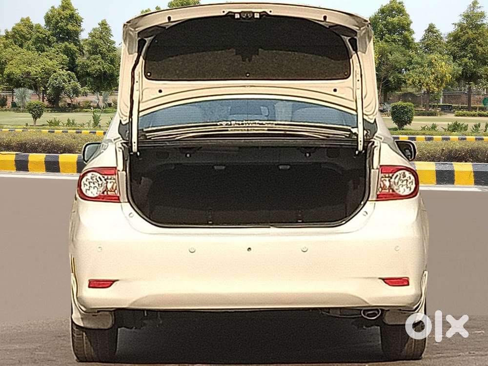 Toyota Corolla Altis Vl, 2013, Petrol