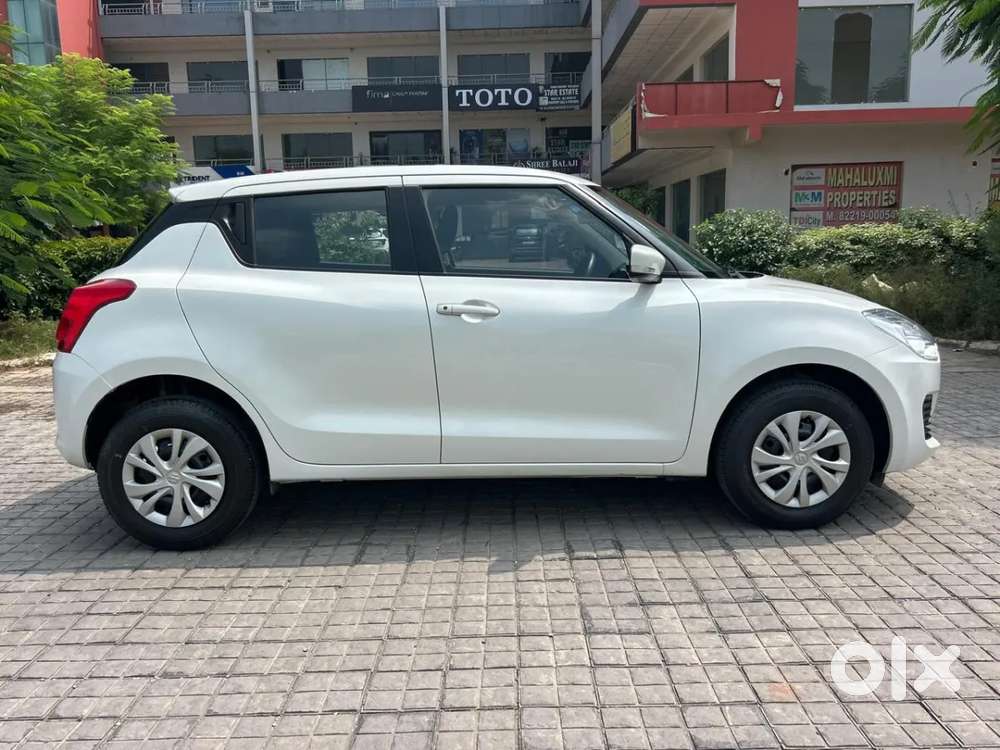 Maruti Suzuki Swift Vxi, 2023, Petrol