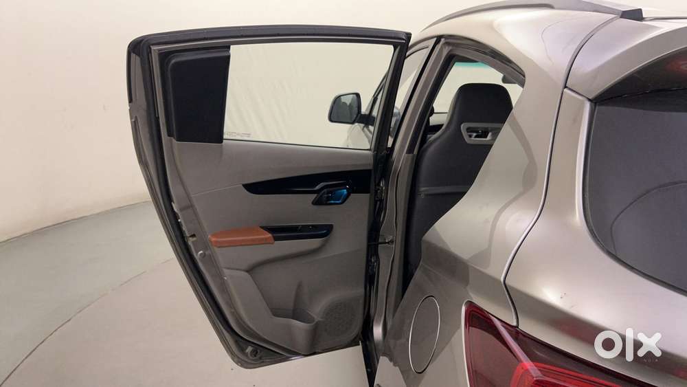 Mahindra Kuv 100 2016-2017 Mfalcon G80 K8, 2016, Petrol