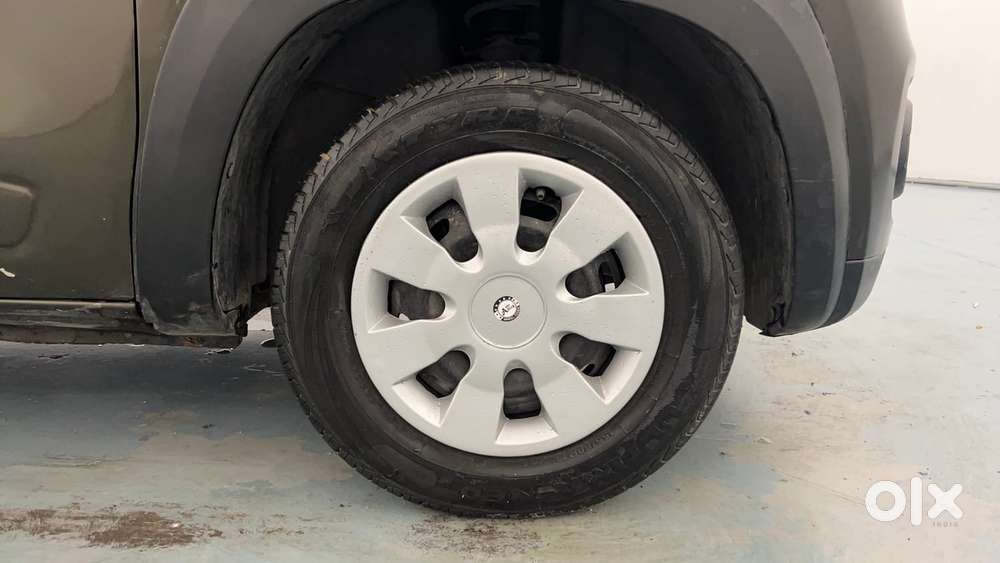 Renault Kwid 2019-ongoing 1.0 Rxt Amt (o), 2018, Petrol