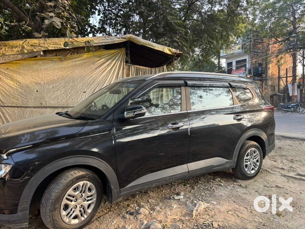 Kia Carens 2024 Petrol Well Maintained