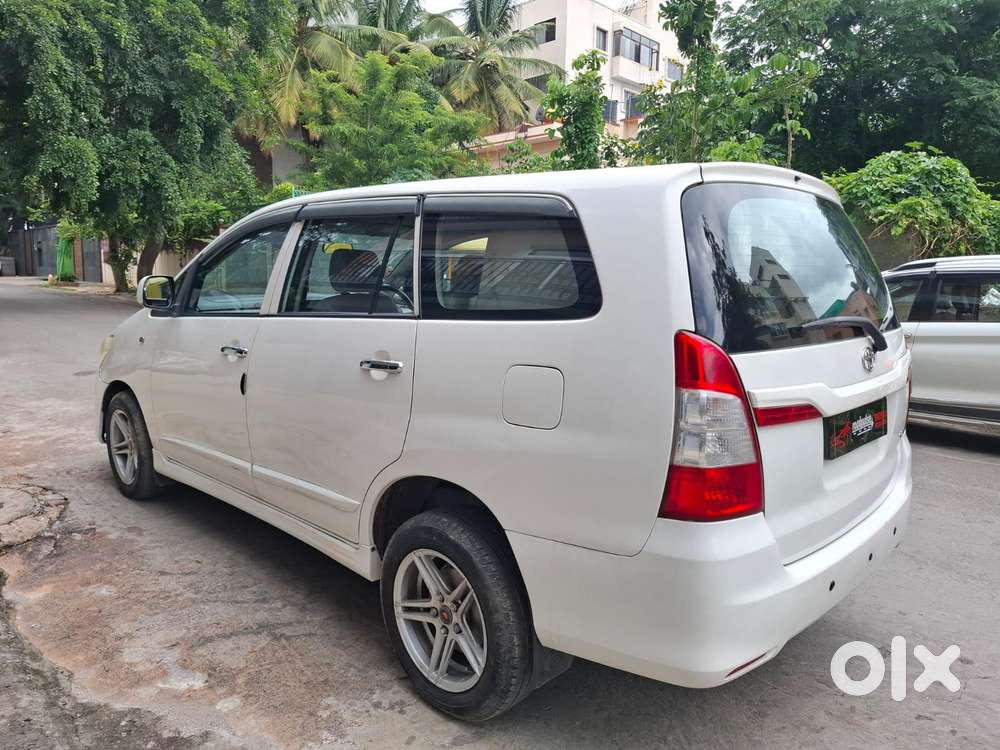Toyota Innova 2.5 G (diesel) 8 Seater, 2015, Diesel