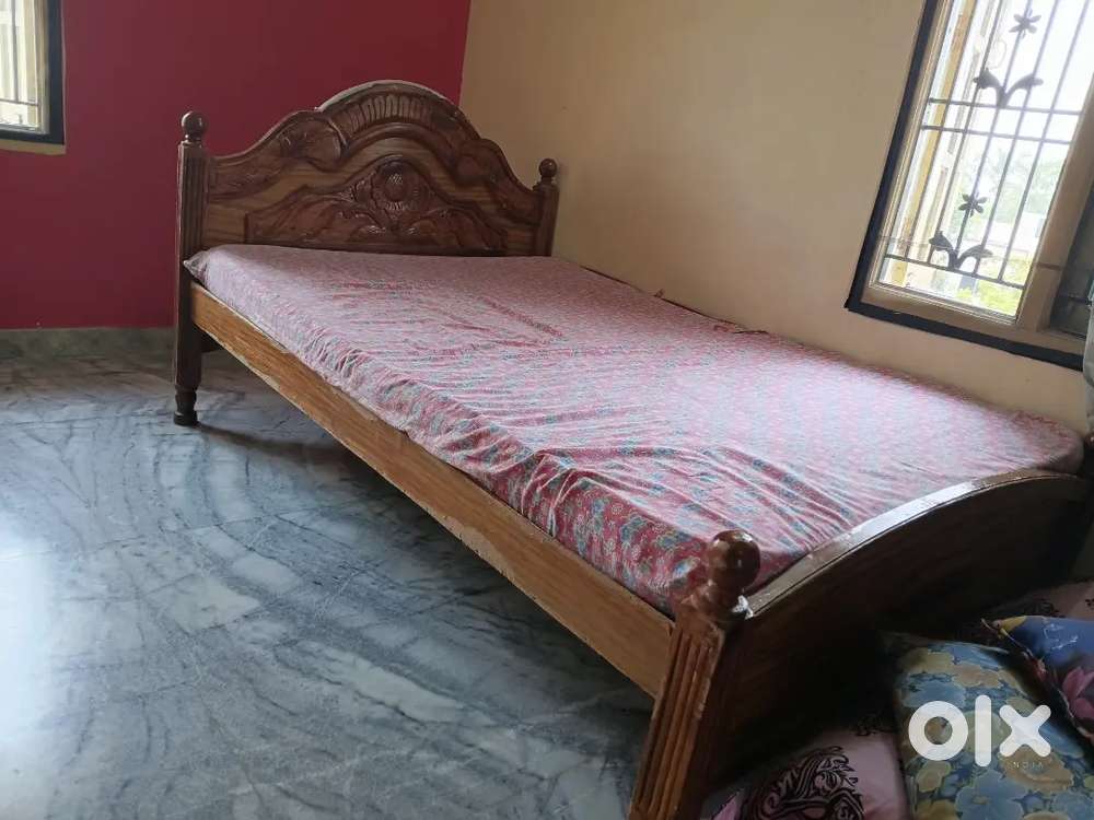6x4 cot with matress, 6000 final. No bargain.