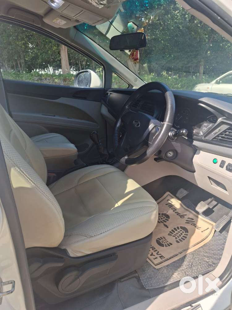 Mahindra Marazzo M4, 2019, Diesel