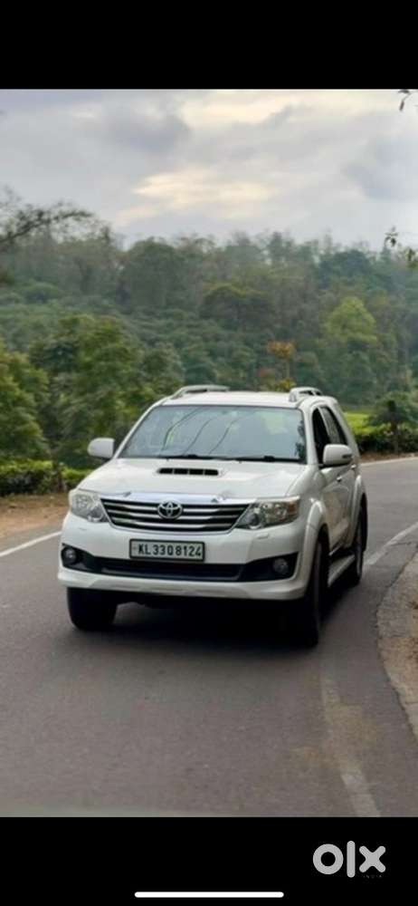 Well Maintained Fortuner, Complete Service History Available