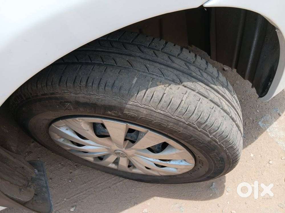 Toyota Etios Liva 2011-2012 G, 2012, Petrol